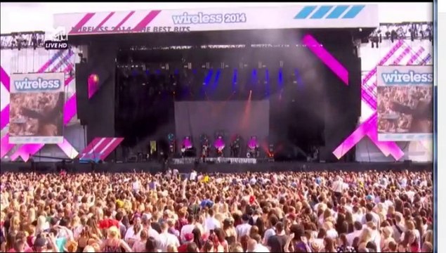 Ellie Goulding - Goodness Gracious Live Performance 2015