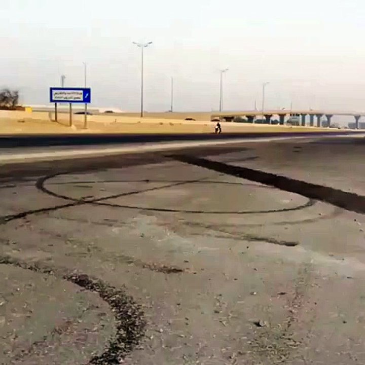 دباب مسرع ومسك فرامل