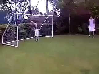 Top hedeften ayrılınca bakın ne oldu - Funny Video - video Droles