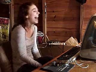 Yok Böyle Bir Gülme Şekli -) - Funny Video - video Droles