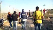 Israeli soldiers intervene Palestinian protesters on Gaza border 2015