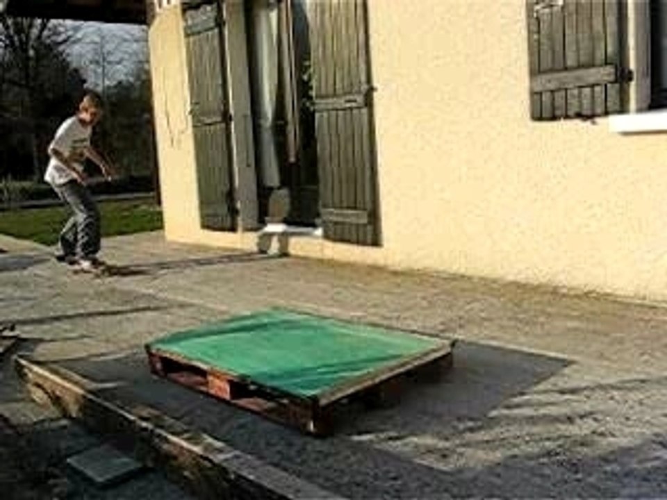 Five-0 backsibe grind 180 out