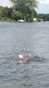 Arrivée d'Axel Reymond sur le 25km eau libre à Berlin 2014