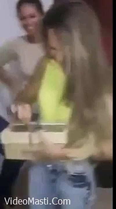 Best Surprise Gift For Girlfriend - Must Watch Very Funny