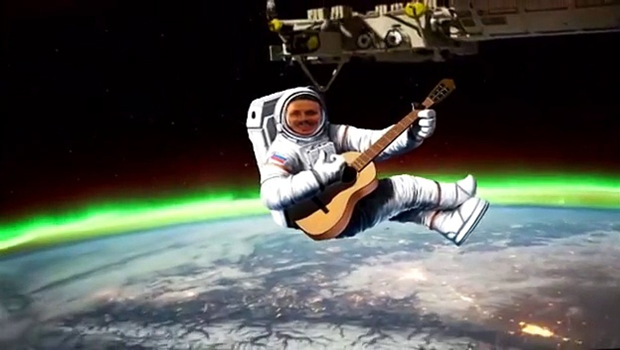 Симонов начинает трансляцию