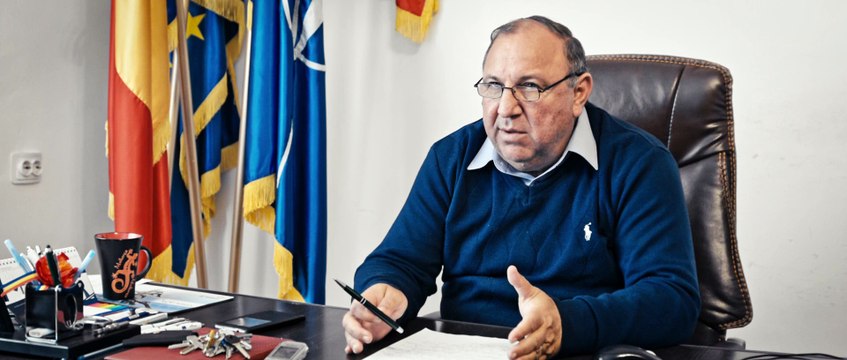 AGORA MEDIA | Primarul Laurenţiu Tör şi duetul apă-canal în comuna Luna