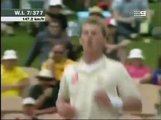 Brett Lee reminds Darren Powell, their is no fast bowling union.