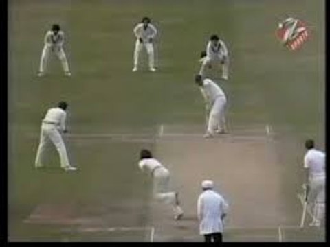 3 crazy Imran Khan deliveries_ floors Aussies 1987 World Cup