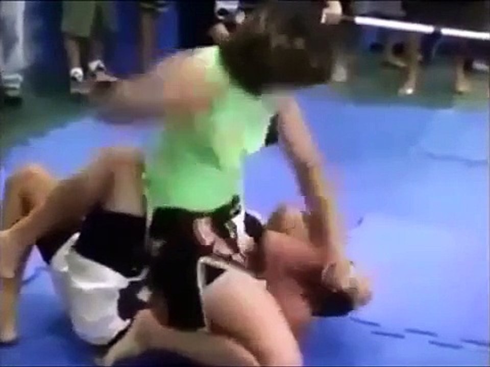 Backbreaker headscissors armbar armlock figure 4 (male vs black strong female mixed wrestling)