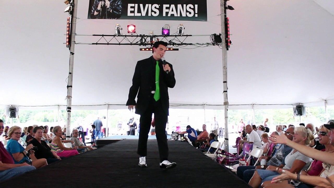 Jeffrey Krick sings 'Wear My Ring Around Your Neck' Elvis Week 2015