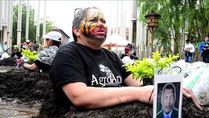 Relatives of missing remember Colombia's Operation Orion