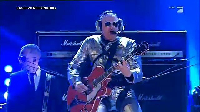 Surfin´ Bird Stefan Raab TV total Stock Car Crash Challenge