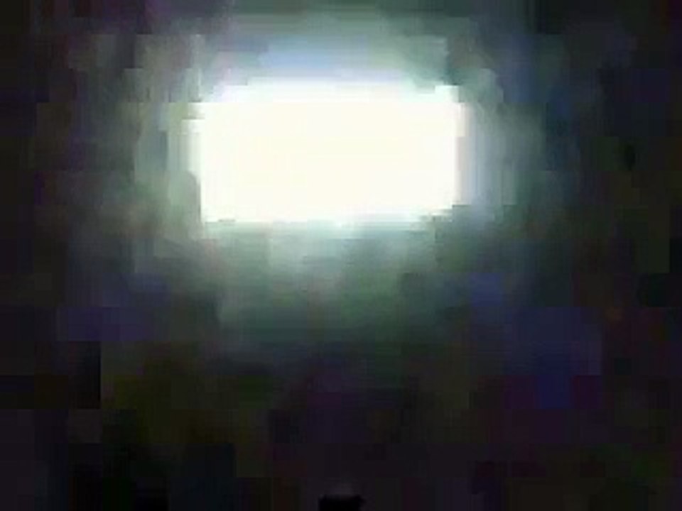 UFO fly in Bremen caught on camera ( OZN filmat in Bremen ) 07.01.2014