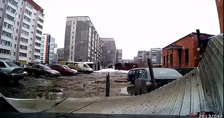 Всем досталось от летающего забора