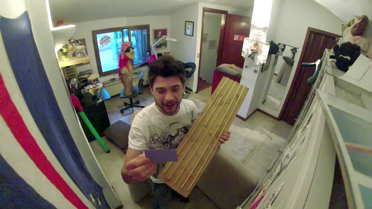 SCHERZI ELASTICI PERICOLOSI