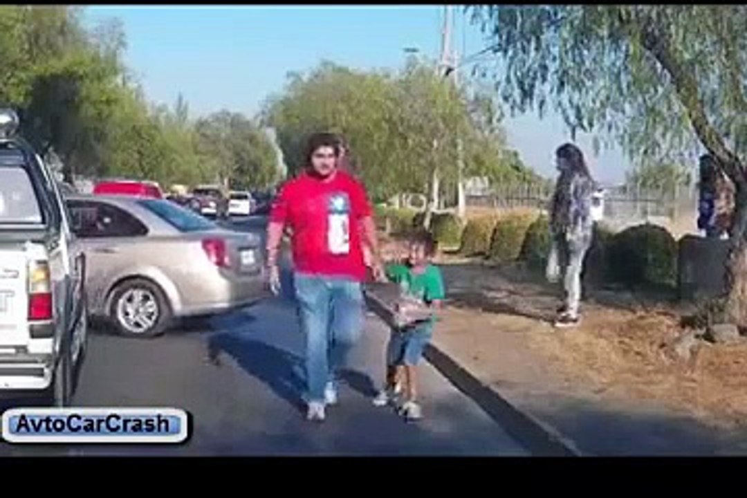 Авария и драка пьяных с женщинами