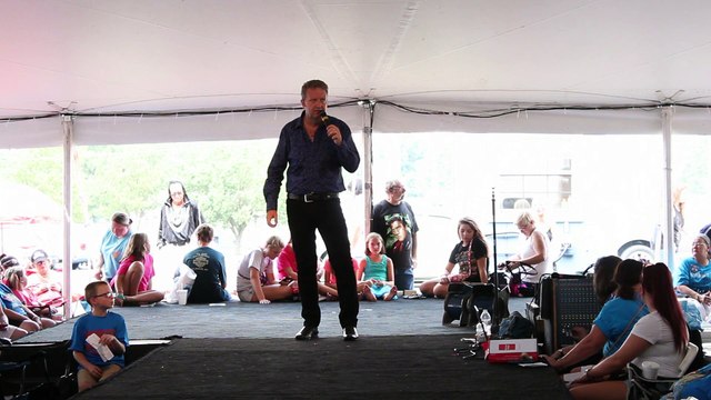 Colin Paul sings 'Can't Help Falling In Love' Elvis Week 2015