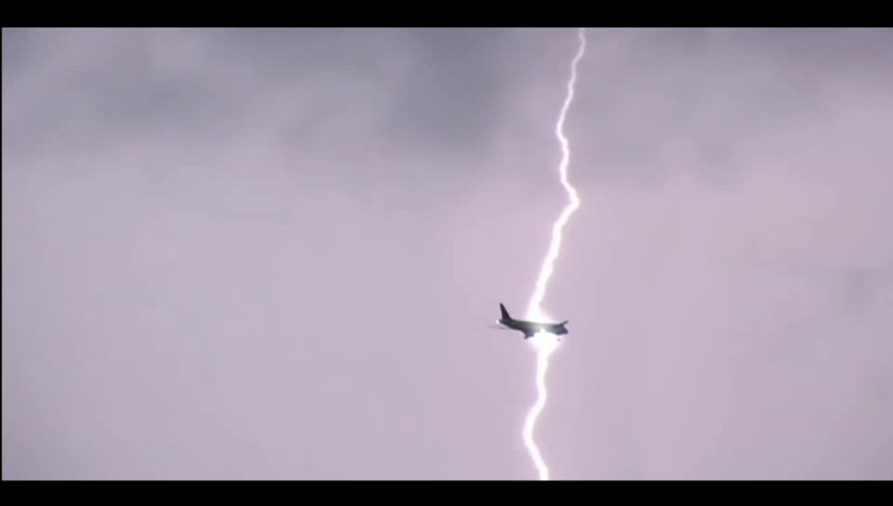 Airplane Struck By Lightning
