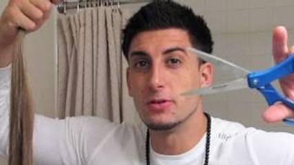SURPRISE HAIRCUT ON GIRLFRIEND - PRANKVSPRANK