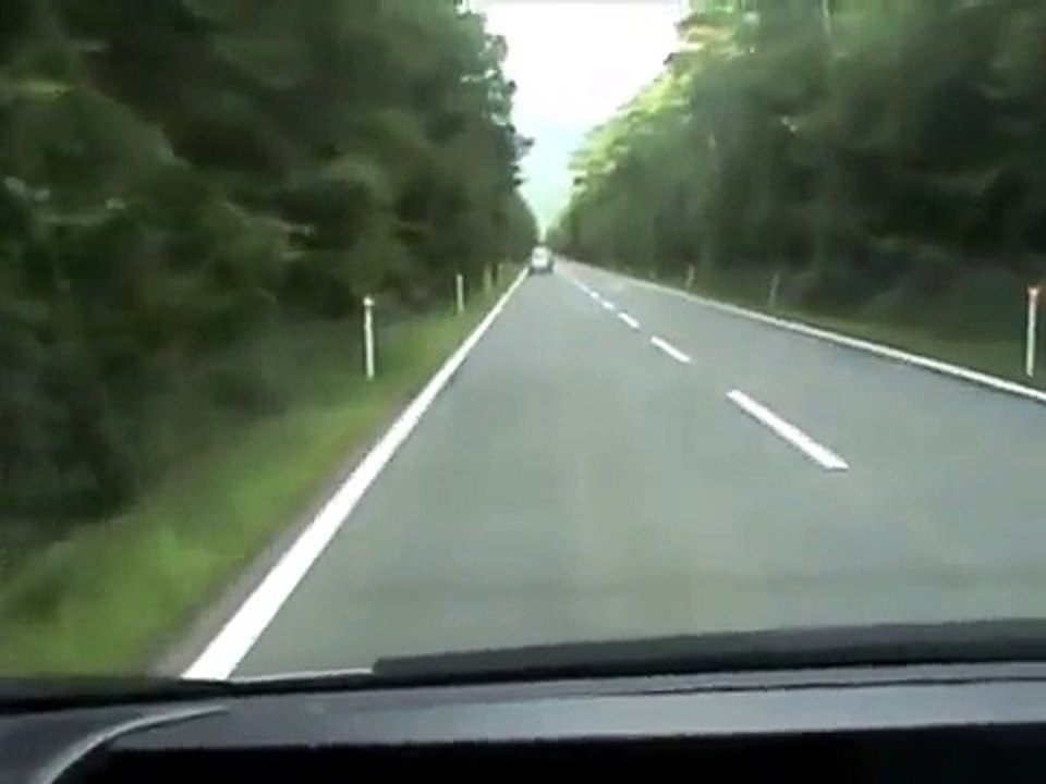 Une route qui joue de la musique lorsqu'on roule dessus