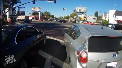 Texting Road Rage Attack On Motorcyclist