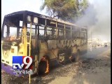 Hardik Patel detained ; Angry mob sets bus on fire in Morbi - Tv9 Gujarati