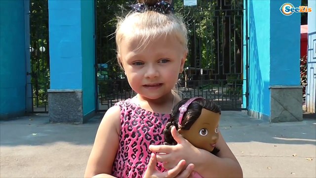 ✔ Кукла Доктор Плюшева и Ярослава. Прогулка в Зоопарке. Doc Mcstuffins and Yaroslava In the Zoo ✔