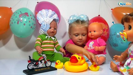 ✔ Девочка Ярослава отмечает День Рождения Куклы Беби Борн - A birthday for Baby Born Doll ✔