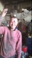 Kafasına Yapıştırılan Yumurtayı Dengede Tuttuğunu Zannetti!