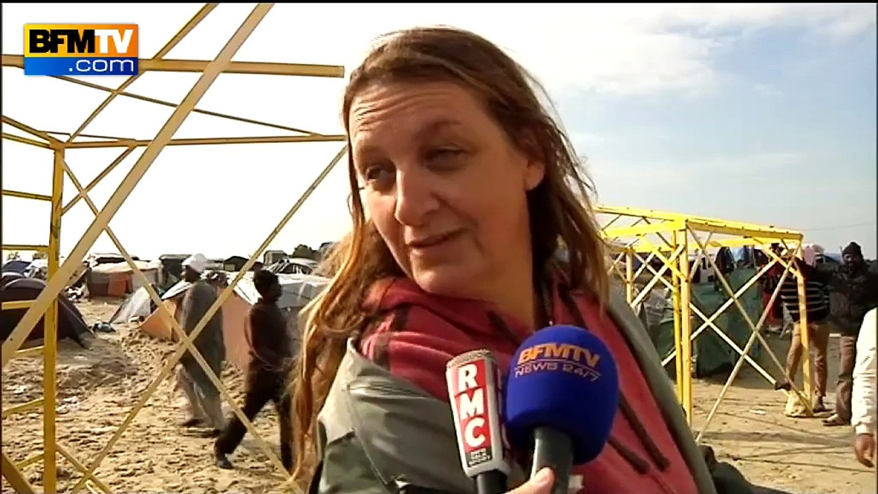 Calais: visite de la "jungle" des migrants, la ville dans la ville