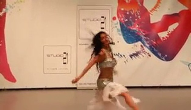 Habibi ya eini Arabic Dance