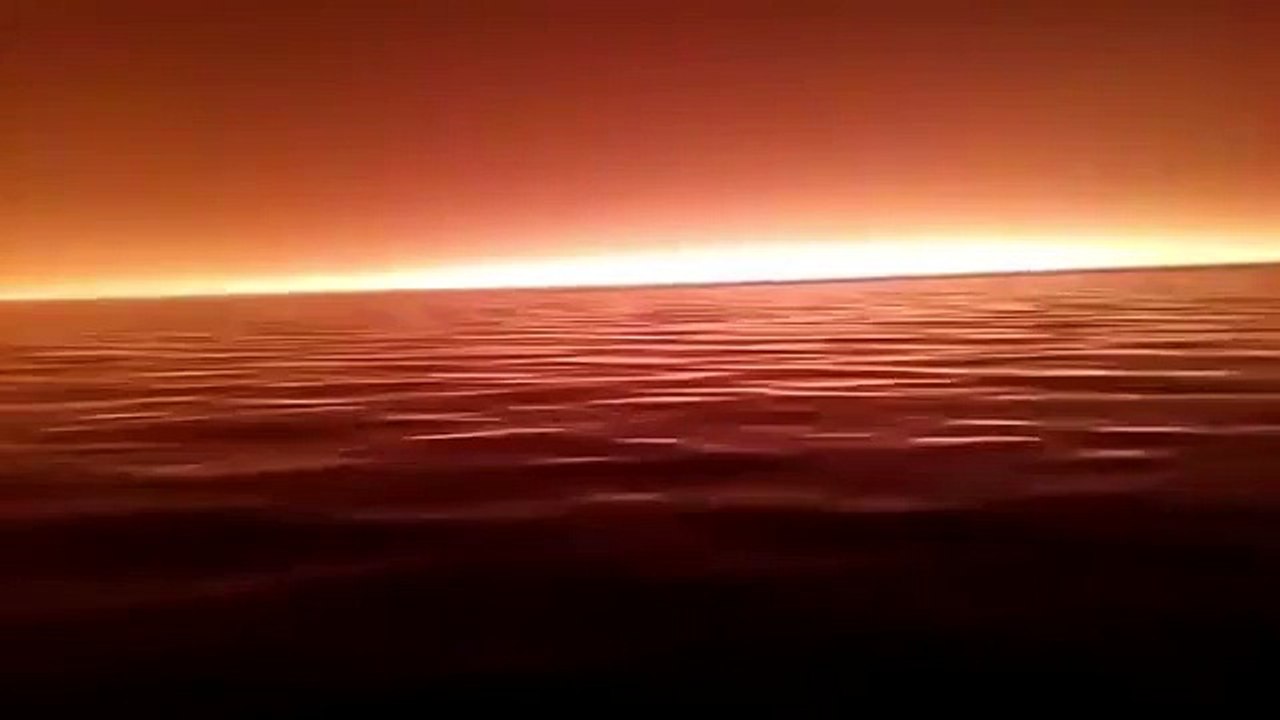 Это Байкал. Это не ночь это день. Так горят леса в Бурятии