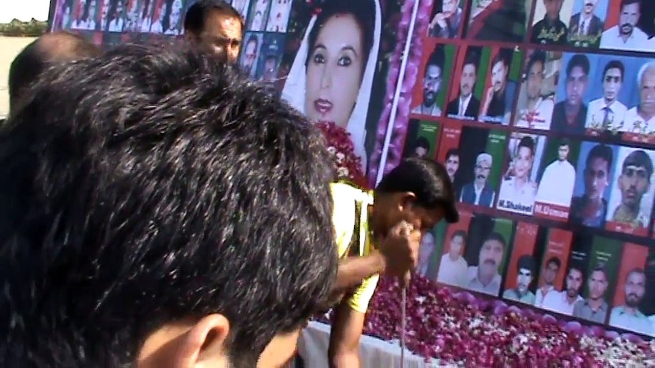 10)	18th October. Karsaz ROAD PAR TAMAM SHAHEEDO KAY LIYEEE FATHE KHAWANI