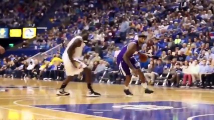 2015 Nba Preseason - Cousins POSTERIZES Anthony Davis With 1-Handed Slam - (Oct 17 - 2015)