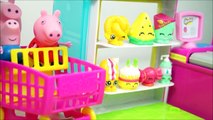 Pig George da Familia Peppa Pig vai ao Mercadinho!!! Em Portugues Brinquedos Surpresas Toy