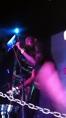 WALY SECK reçoit un lot d'argent des fans