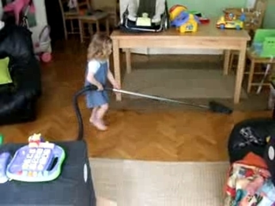 Nina fait le ménage