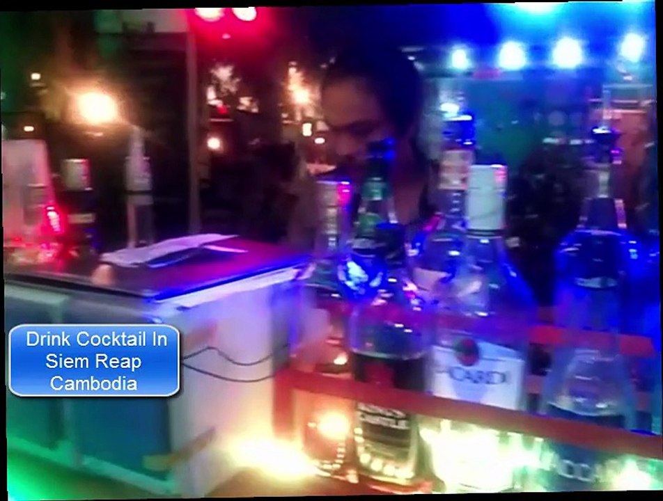 Drink Cocktail In Siem Reap |  Cambodia Angkor Tours