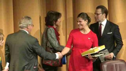 La princesa Victoria de Suecia apoya en Lima la educación superior