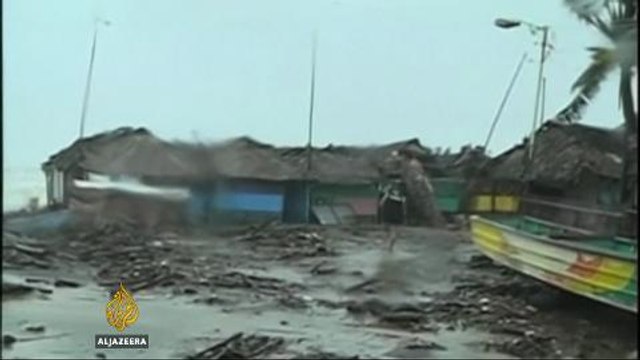 Thousands displaced as Typhoon Koppu hits Philippines