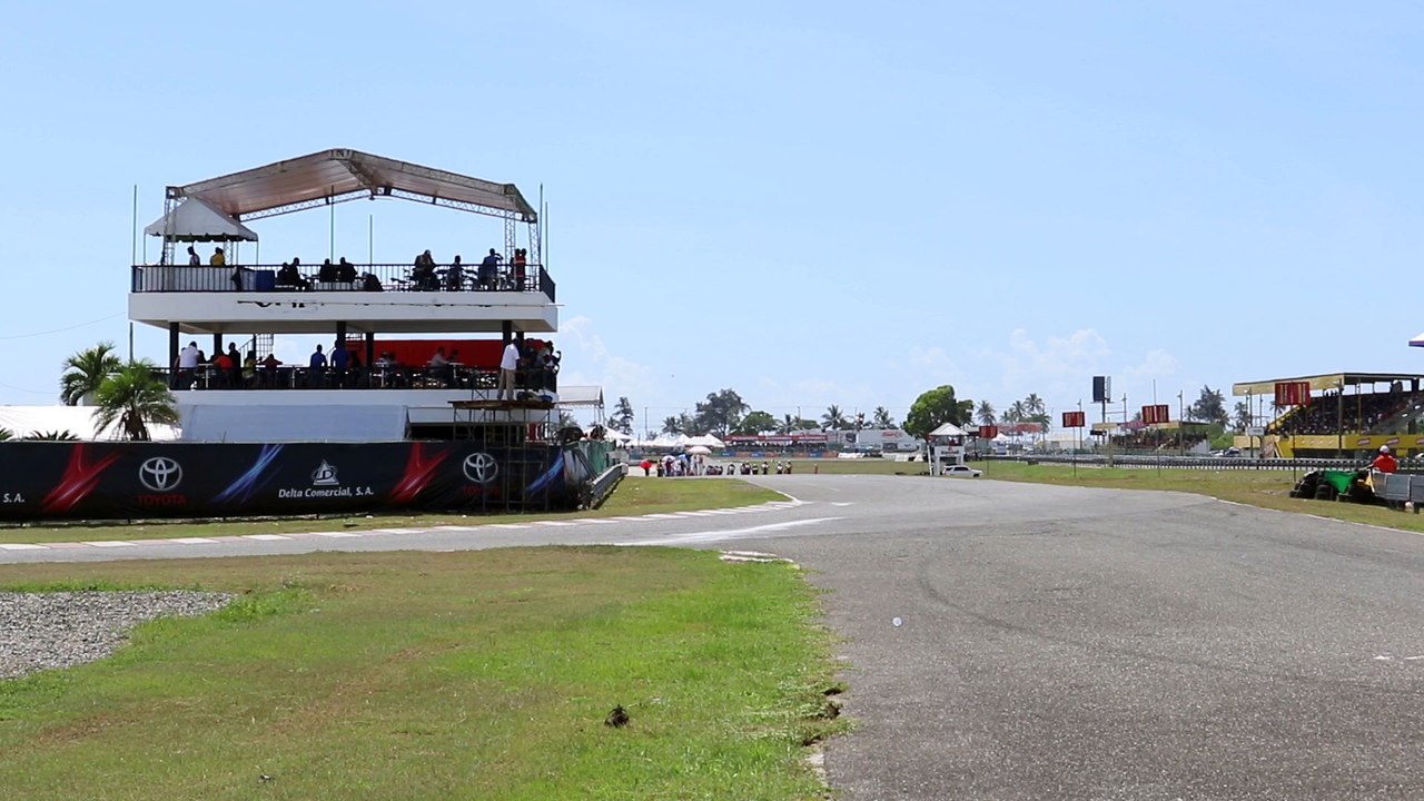 Inicio de la carrera de la categoría Amateur en el Gran Premio Toyota