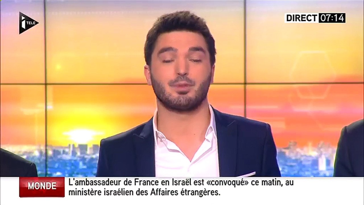 Grand Prix d'Australie de MotoGP : le pilote Andrea Iannone percute une mouette avec son casque