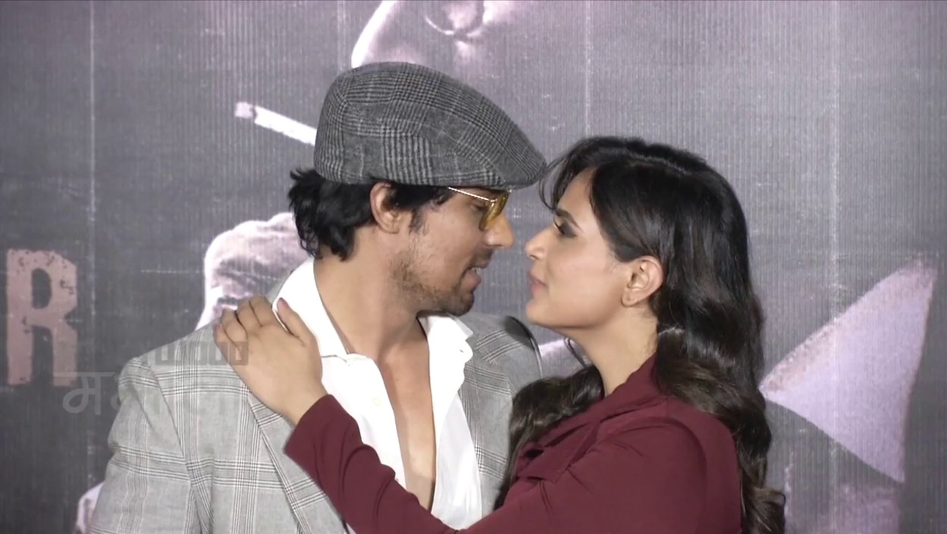⁣HOT Sex Scene Of Randeep Hooda And Richa Chadda In Public