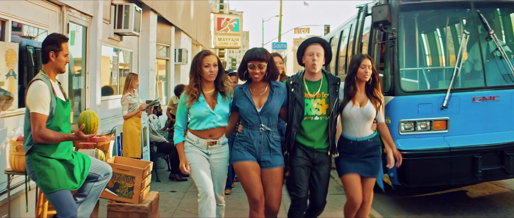 MACKLEMORE & RYAN LEWIS - DOWNTOWN (OFFICIAL MUSIC VIDEO)