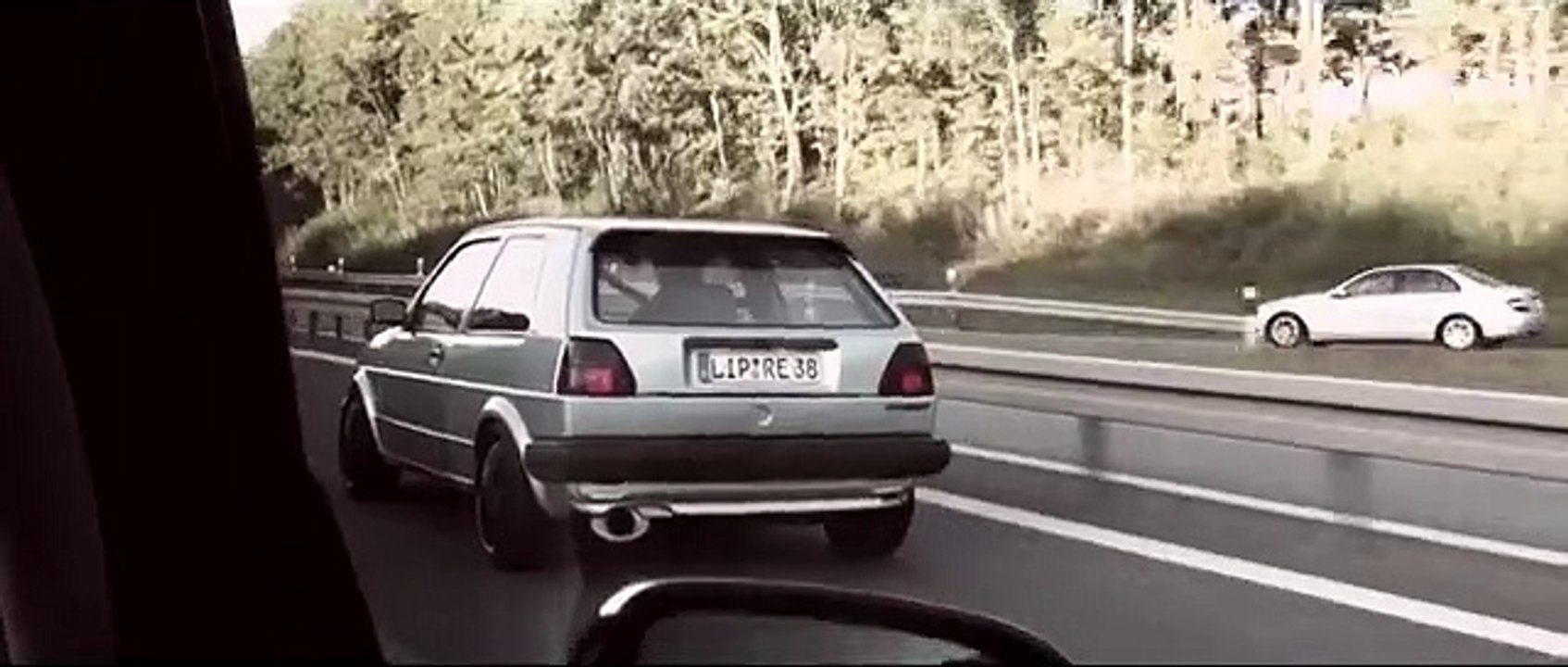 16Vampir VW Golf 2 AWD vs Bugatti Veyron Super Sport vs AMS Nissan GTR Alpha 12