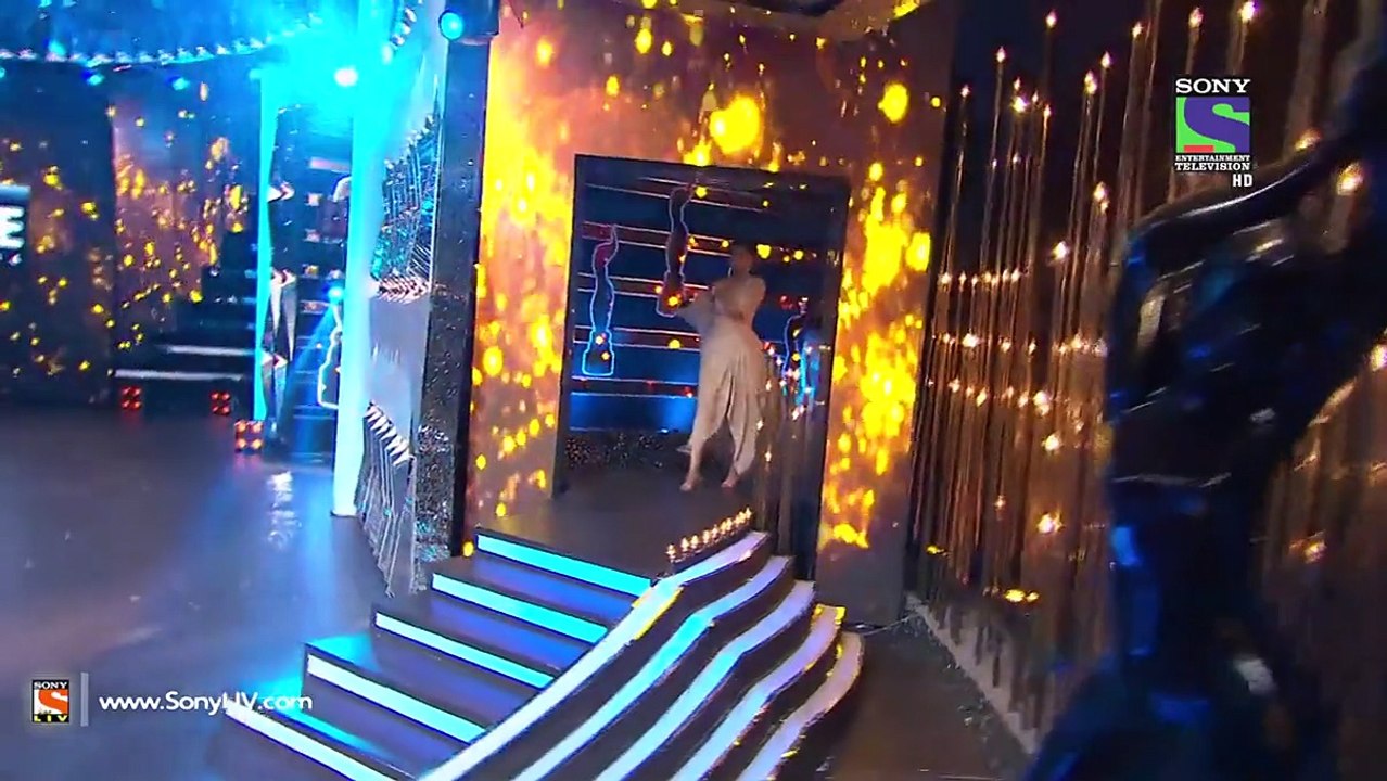 Fawad Khan Got Emotional After Receiving Award for Best Actor Debut at Film fare