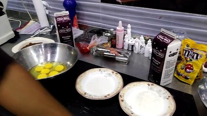 How to make chocolate swiss roll.