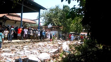 Tembok Pasar Langon Tegal Ambruk, September 2015