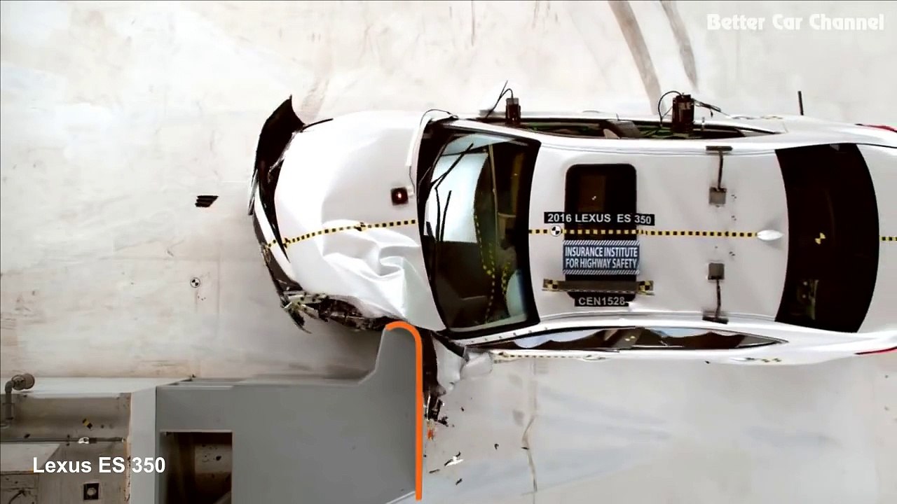 [CRASH TEST] 2016 Lexus ES 350 vs Lincoln MKS