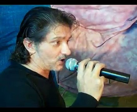 Thierry chante Le temps ne fait rien à l'affaire Georges Brassens